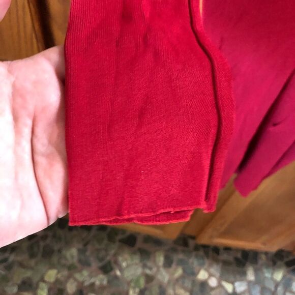 Scanlan Theodore V-Neck Crepe w/Attached Neck Tie Knit Top Pop of Red One Size - Picture 6 of 13